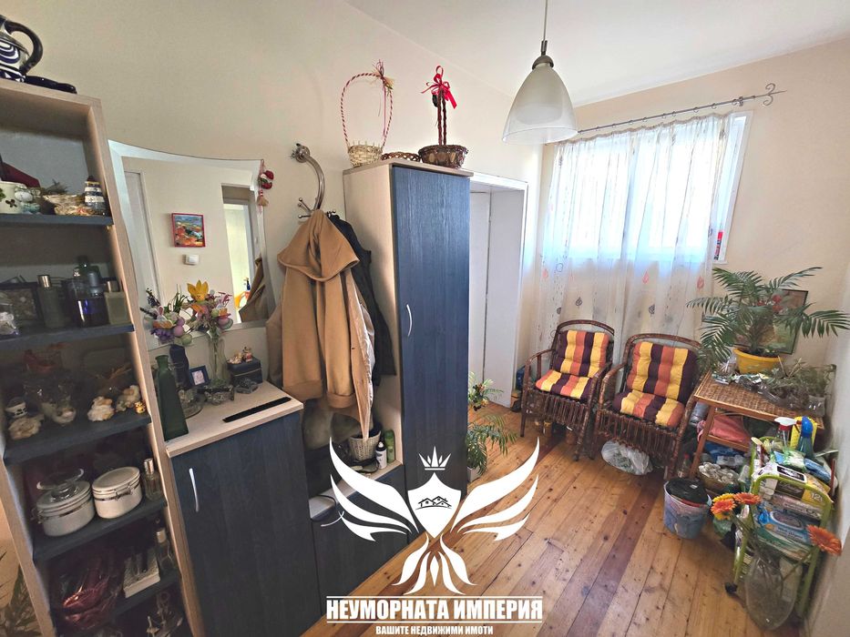 Продавам двуетажна къща РЗП 364кв. с 313кв.м. двор в гр.Асеновград