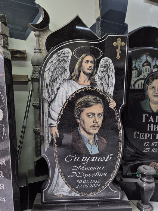 Памятники под ключ в Астане