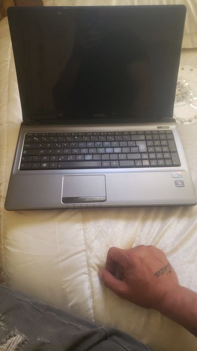 Vand 20 de laptopuri