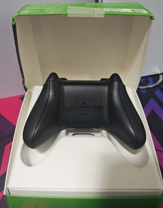 Xbox Series X Wireless Controller почти новый