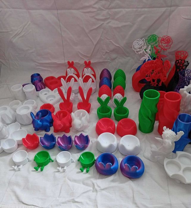 Продавам 3 д изработени великденски неща.