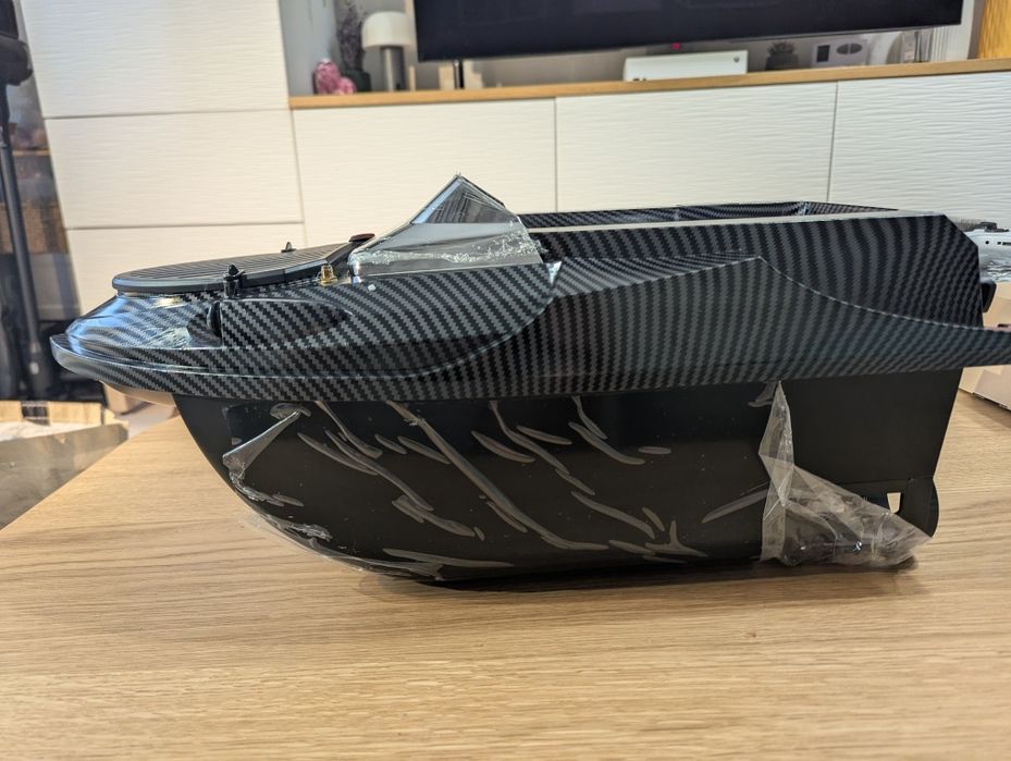 Navomodel / Barcă de Navomodel / Barcă de plantat Flytec V080 cu GPS și SONAR - NOUĂ (în folie) + Geantă