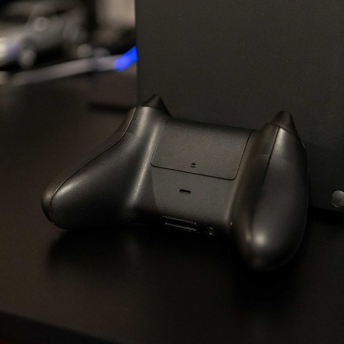 Xbox Series X (1TB) – În garanție, Cutie, Stare impecabilă!