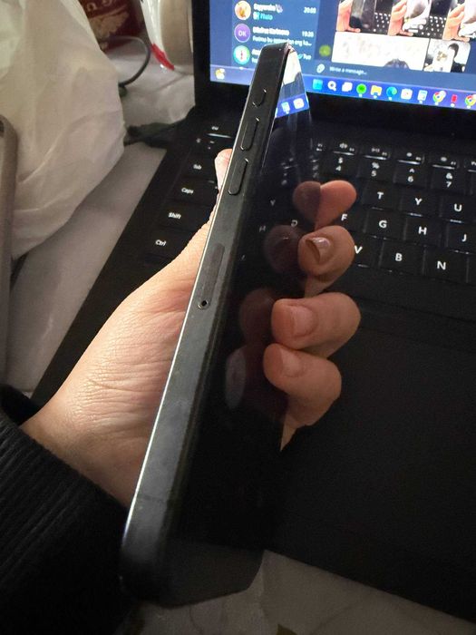 iPhone 15 Pro — hech qayeri alishmagan yoki nimadir bolmagan