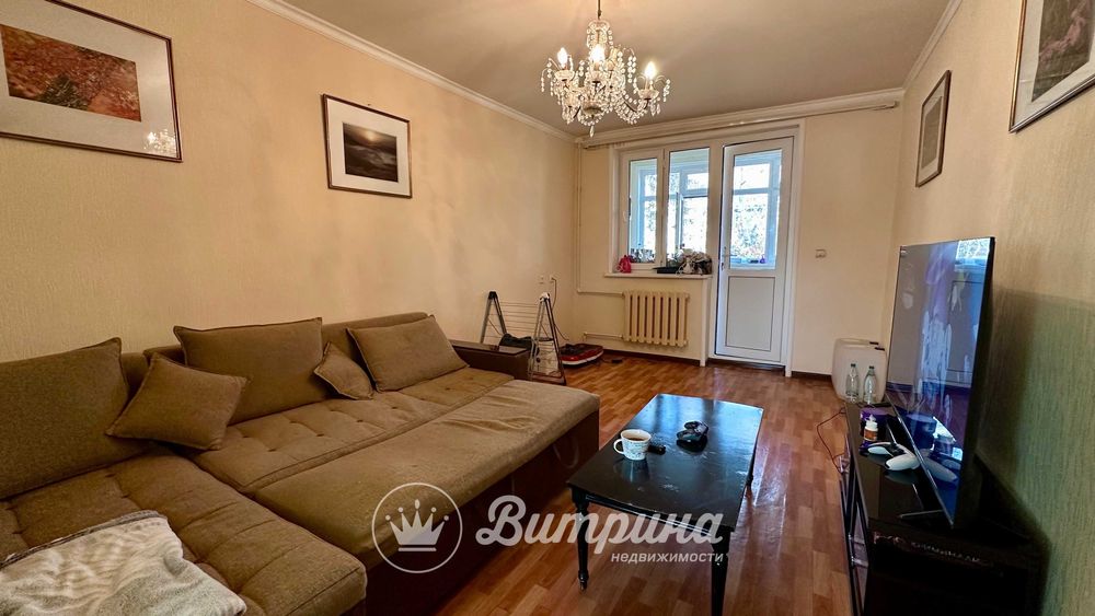 Подается 2-х комнатная около метро Космонавты