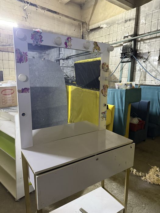 Гримерный столик