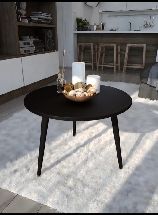 Маленький круглый стол