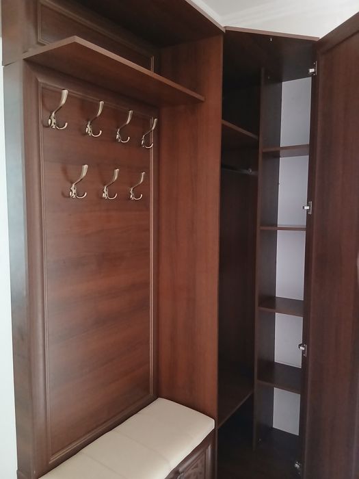 Продам прихожую угловую
