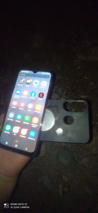 Xotira 32 gb holati yaxshi dakint karopkasi bor