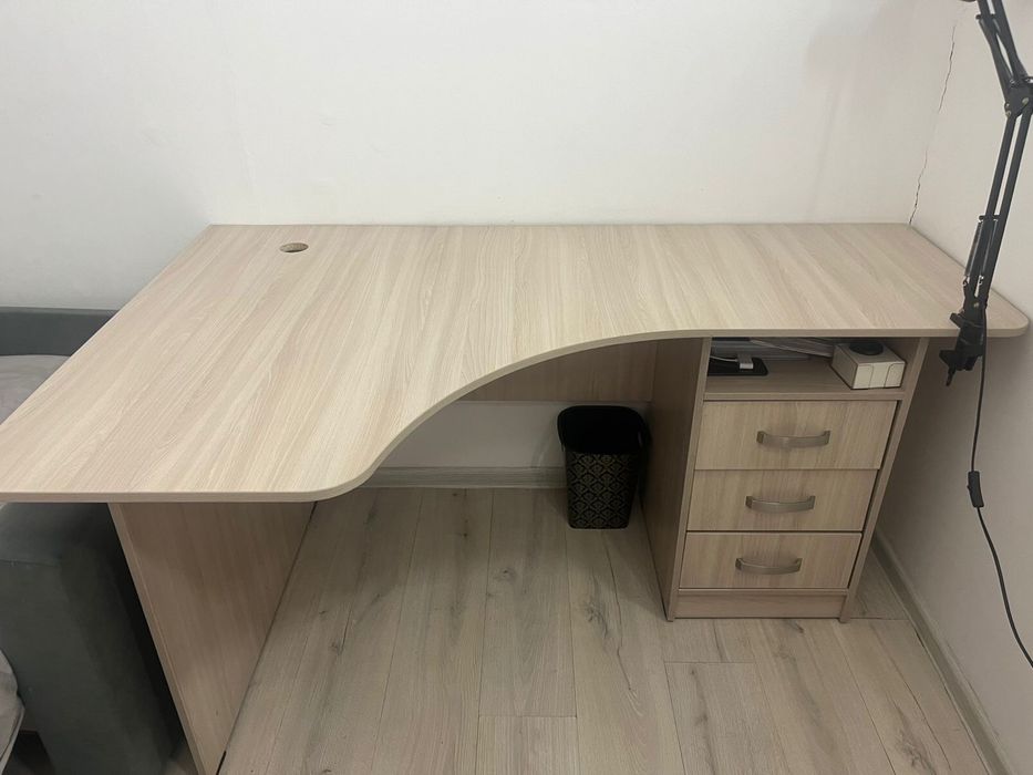 Продаю кресло,парту и люлку