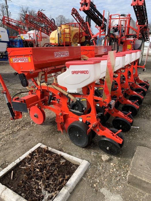 Semanatoare plante prasitoare Maschio Gaspardo MTR 6R cu fertilizare