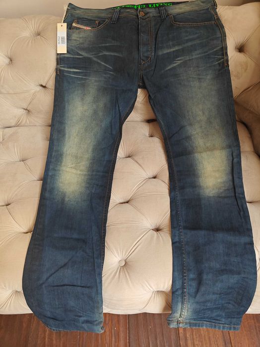 Blugi Diesel + blugi Guess+ geacă blugi Guess toate originale noi .