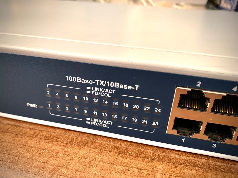 Managed switch CNet CSH-2400W