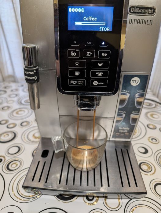 Expresoare de cafea DeLonghi și Lavazza