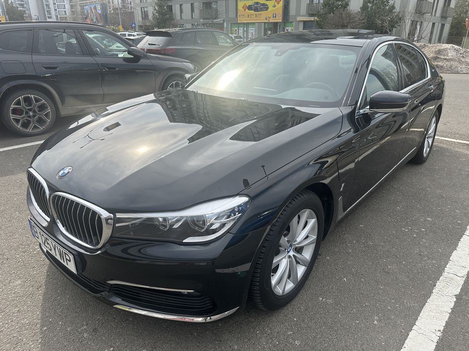 BMW 740e iPerformance 326cp