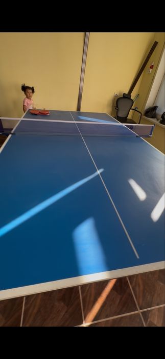 Stol tennis sotiladi