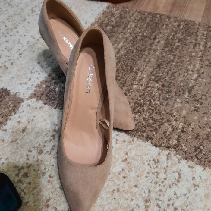 Pantofi bej noi 37
