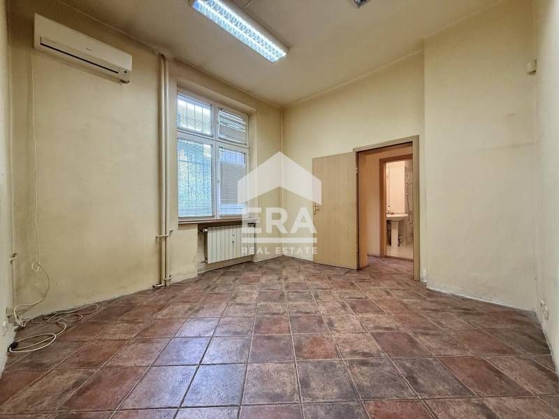 Дава се под наем Офис в София, Център - 80 кв.м за 590 € - Снимка #8