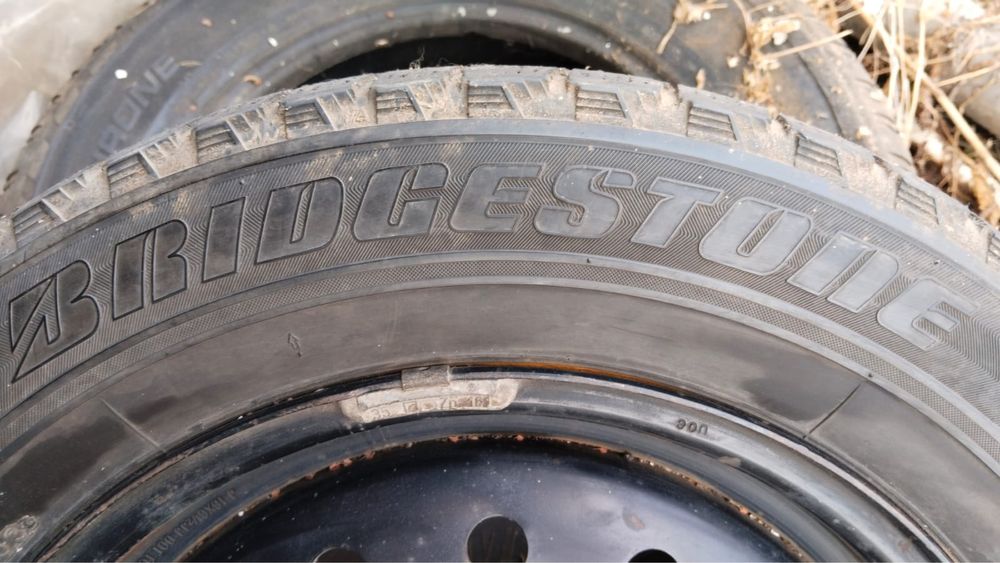 Колесо с железным диском Bridgestone Зимнее 205/65 R16