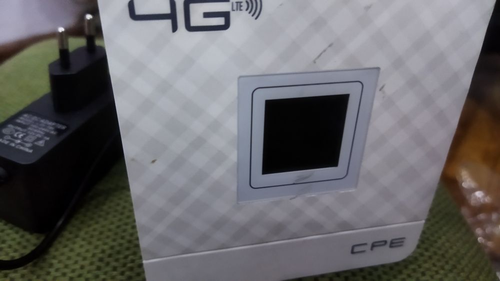 Продам вайфай роутер 4 G