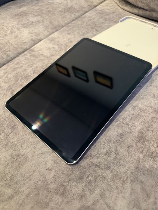 Ipad Pro 11 M1 3rd Generation + Logitec Combo Touch + Apple Pencil