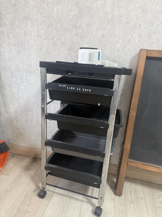 Продам помощник для парикмахера тележка