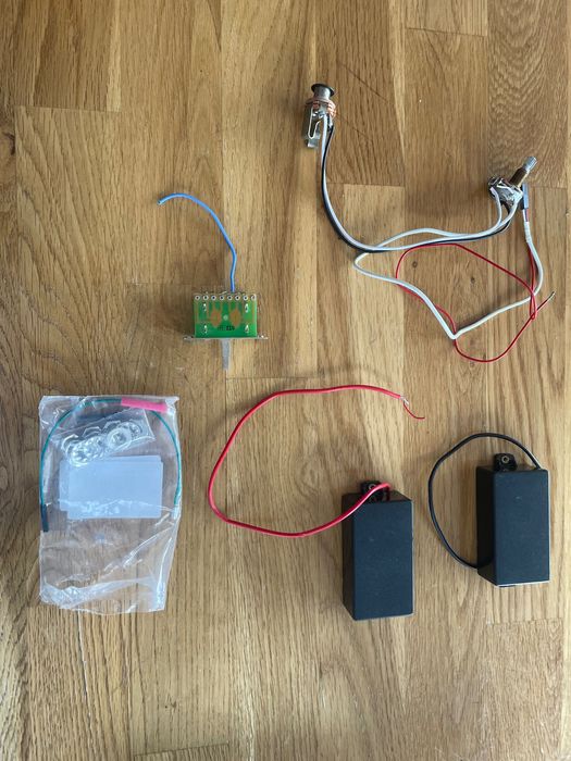 Set accesorii EMG / doze JimRoot Squier