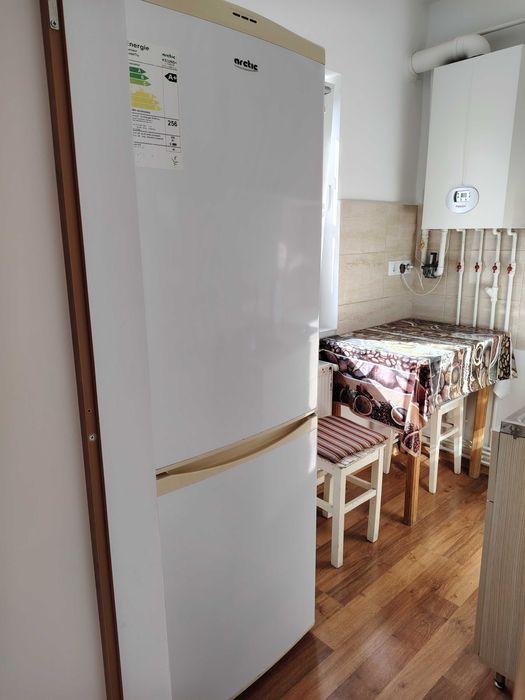 Închiriez garsonieră