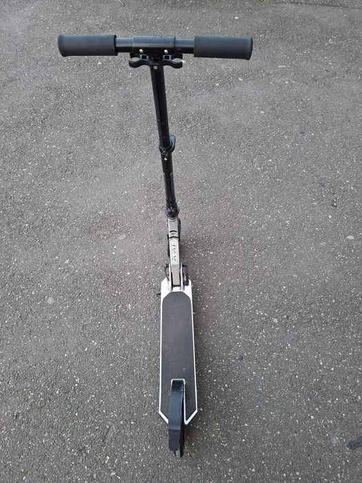 Vand trotineta pentru copii