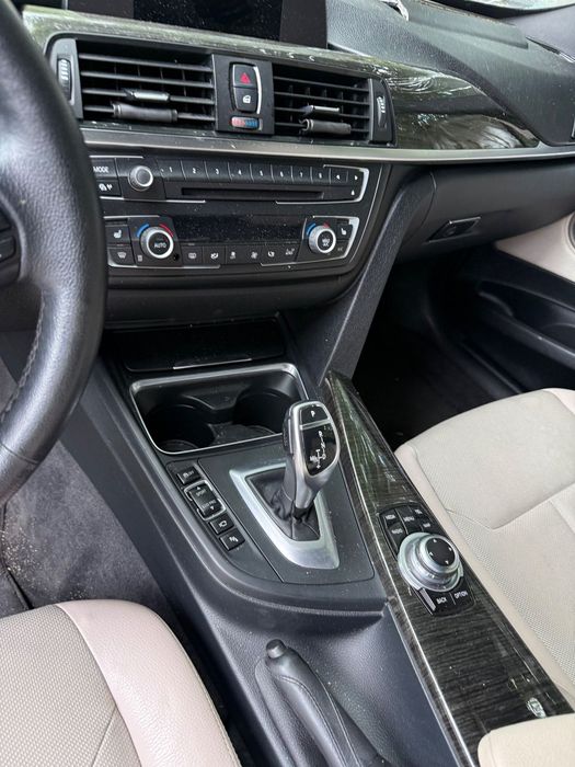 BMW Seria 3 320DX xdrive  4x4 GT harman kardon camere 360 avariat ușor dreapta