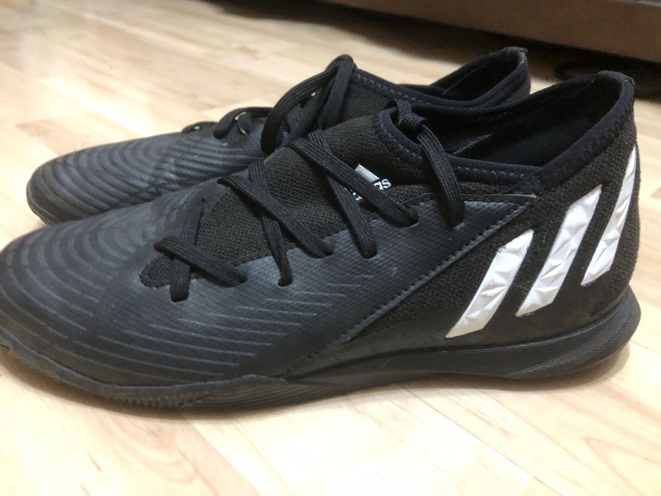 Футболни обувки Adidas predator