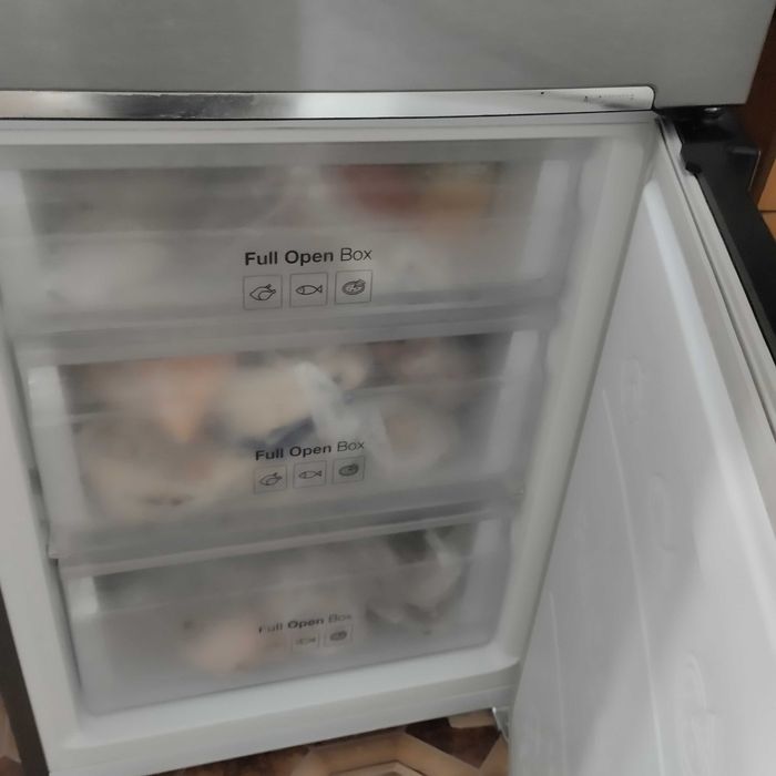 Холодильник,Samsung 180см