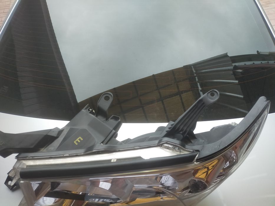 Фара Лан Крузер Прадо левая