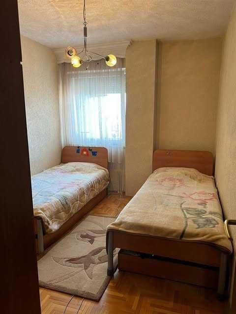 Дава се под наем Тристаен апартамент в София, 7-ми 11-ти километър - 70 кв.м за 799 € - Снимка #2