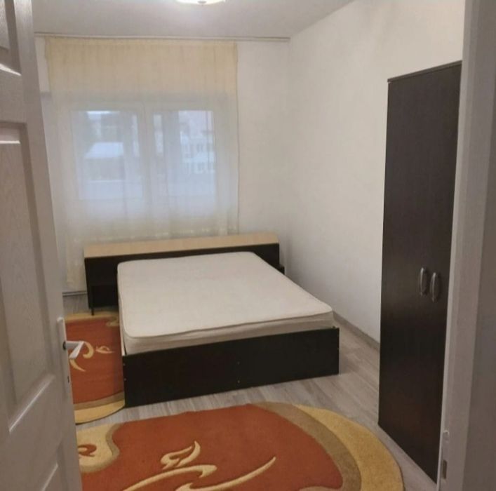 Închiriez apartament