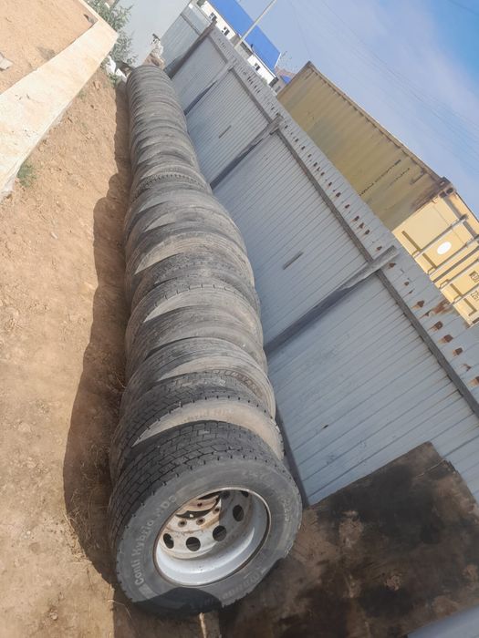 Продам шины в отличном состояние