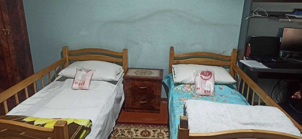 Bolalar kravati 100 % tabiiy yogʻochdan ishlangan.