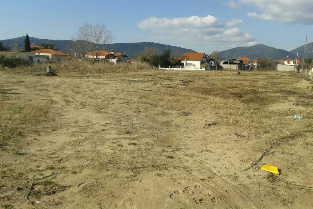 Продава се парцел за застрояване с площ 600 м2 в Неа Врасна, Гърция