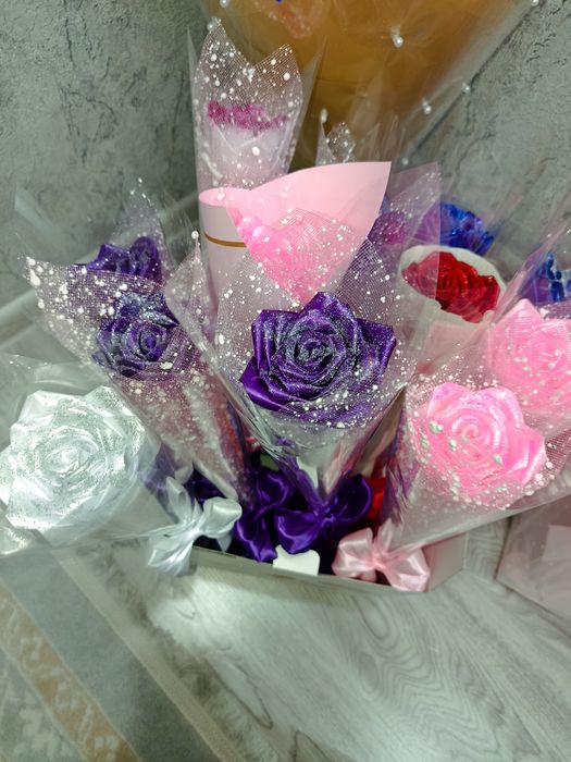 К,у́л мехнати Билан ясалган сун'ий гуллар .Донаси 30.000 /Букети 150.