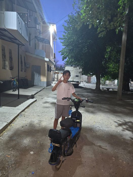 Продам электроскутер sk8