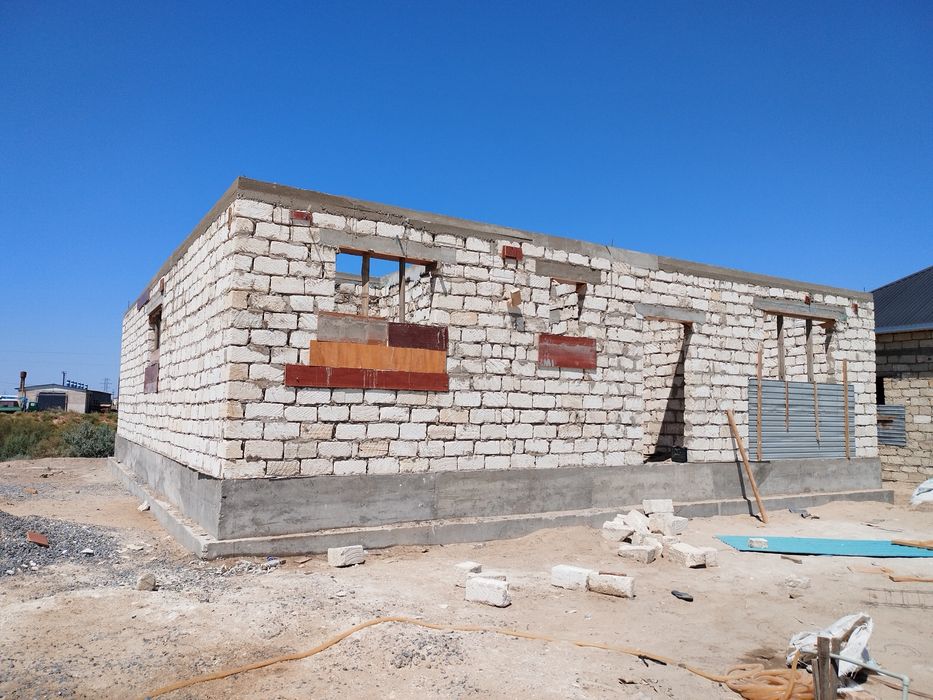 Тасбугет кентінде 12*13 толық бітпеген үй сатылады