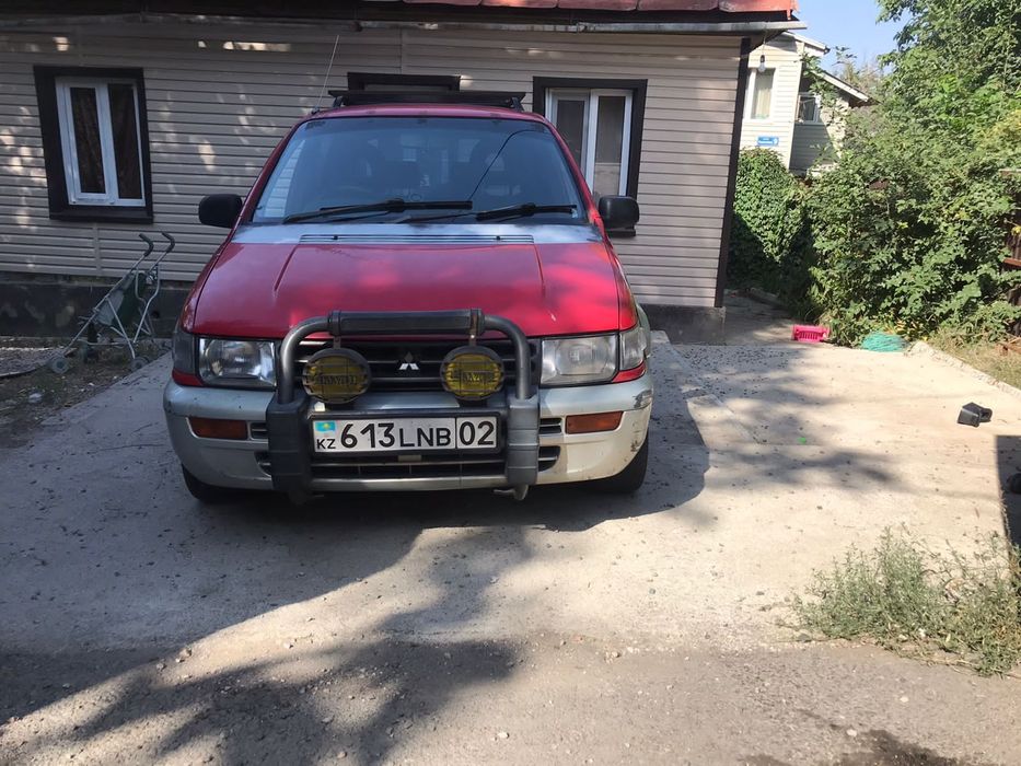 Продам машину Mitsubishi RVR