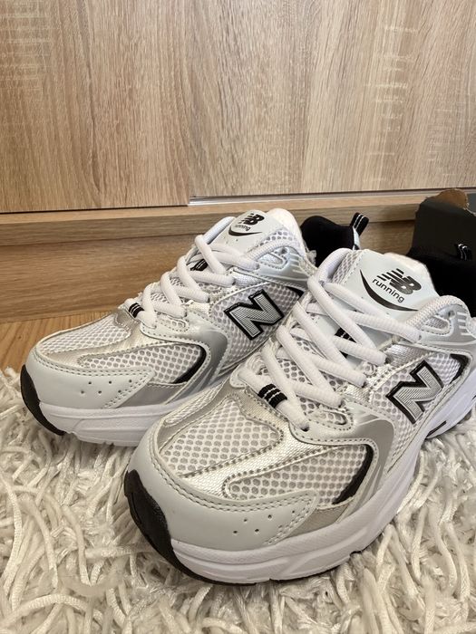 new balance 37 white black