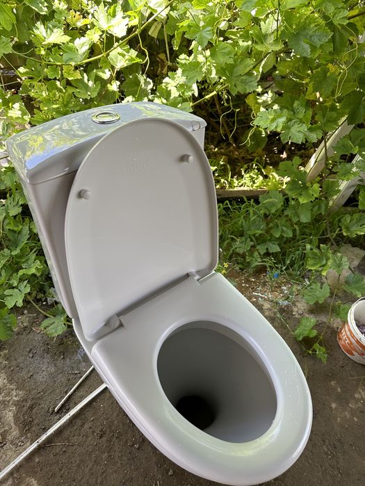 Унитаз продам срочно