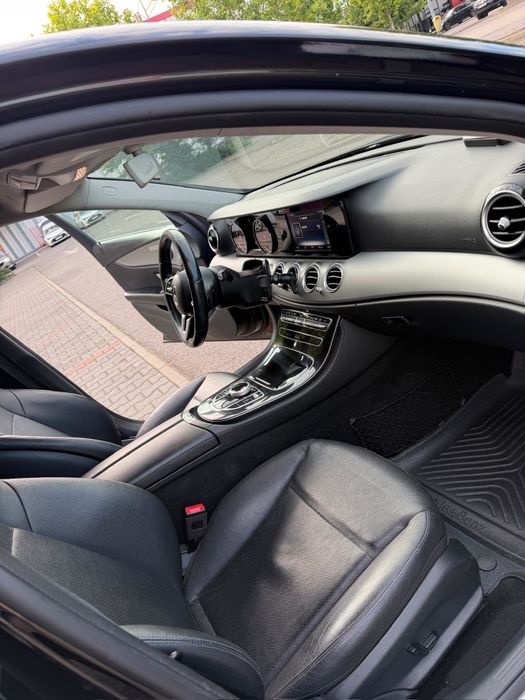 MERCEDES-BENZ E-Class 2019 — imagine 3
