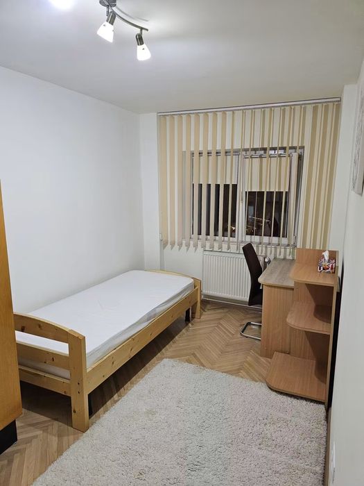 Inchiriez ap cu 4 camere