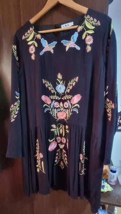 Rochie cu broderie 42 L-XL