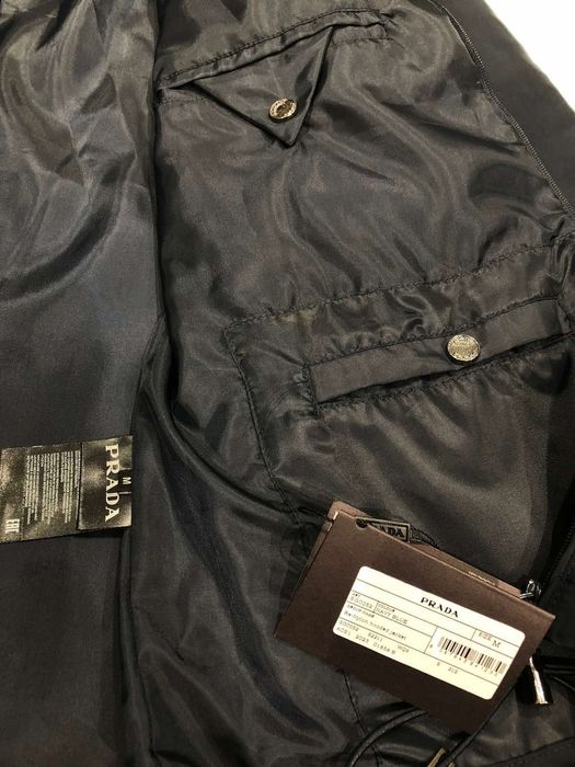 Prаda - стилна мъжка ветровка