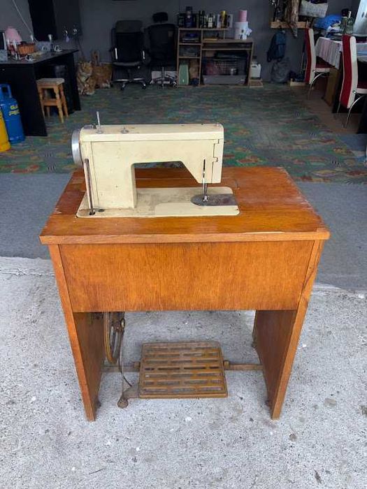 Masina de cusut vintage