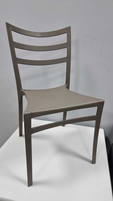 Стул пластиковый "ЛУКАС"